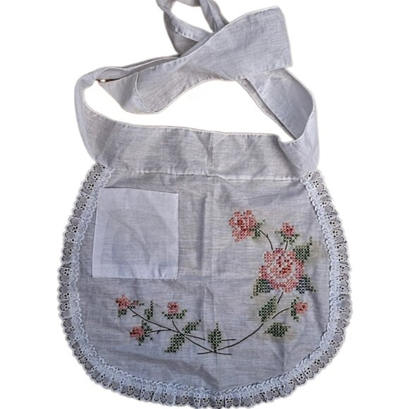 Vintage Cotton Handmade Crossstiched Half Apron w/ 3 Coordinating Kitchen Towels - Picture 2 of 5